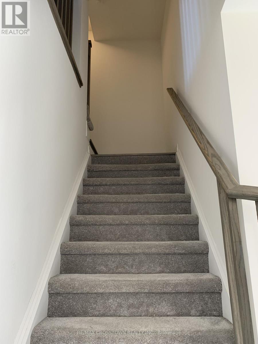 179 William Booth Avenue, Newmarket, Ontario  L3Y 4V9 - Photo 10 - N12985204