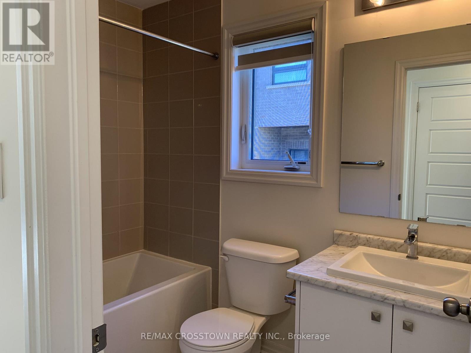 179 William Booth Avenue, Newmarket, Ontario  L3Y 4V9 - Photo 15 - N12985204