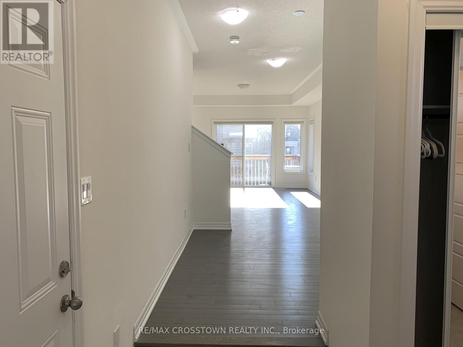 179 William Booth Avenue, Newmarket, Ontario  L3Y 4V9 - Photo 5 - N12985204