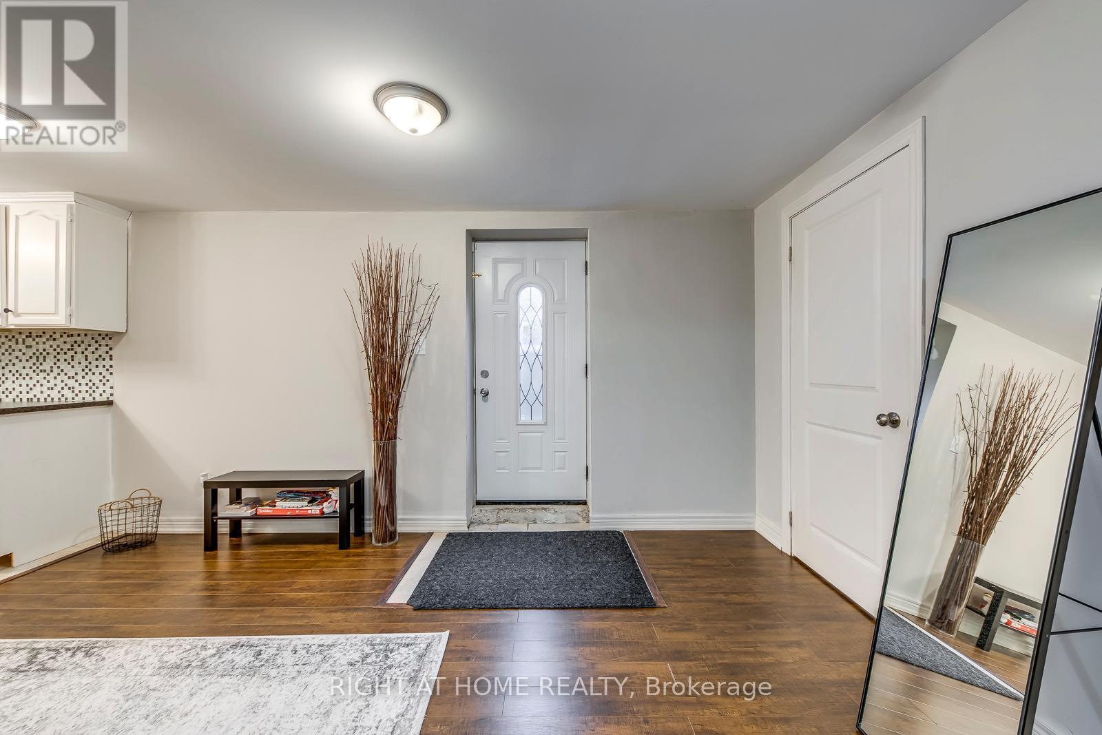 Lower - 56 Barberry Crescent, Richmond Hill, Ontario  L4E 4S6 - Photo 5 - N12987708