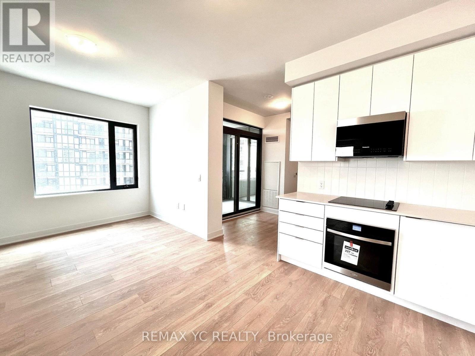 1105 - 2920 Highway 7 Road, Vaughan, Ontario  L4K 0P4 - Photo 2 - N12987720