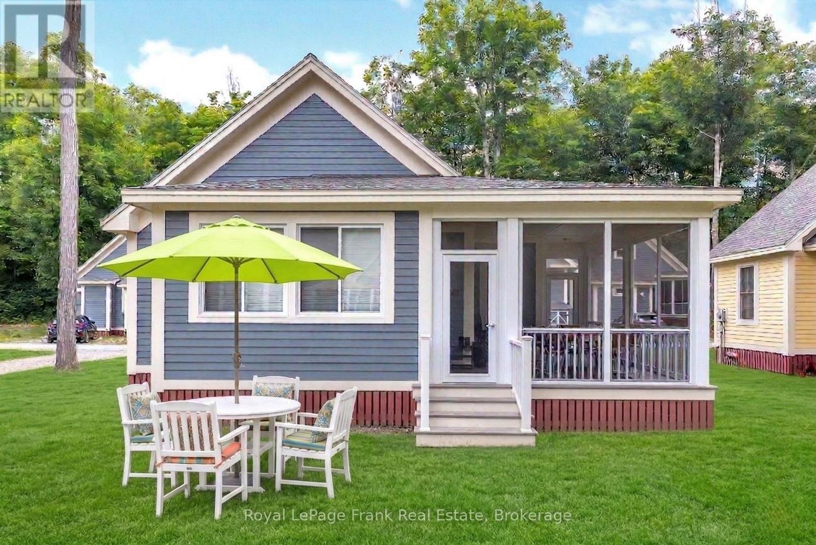 219 - 11 HOLLOW LANE, Prince Edward County, Ontario