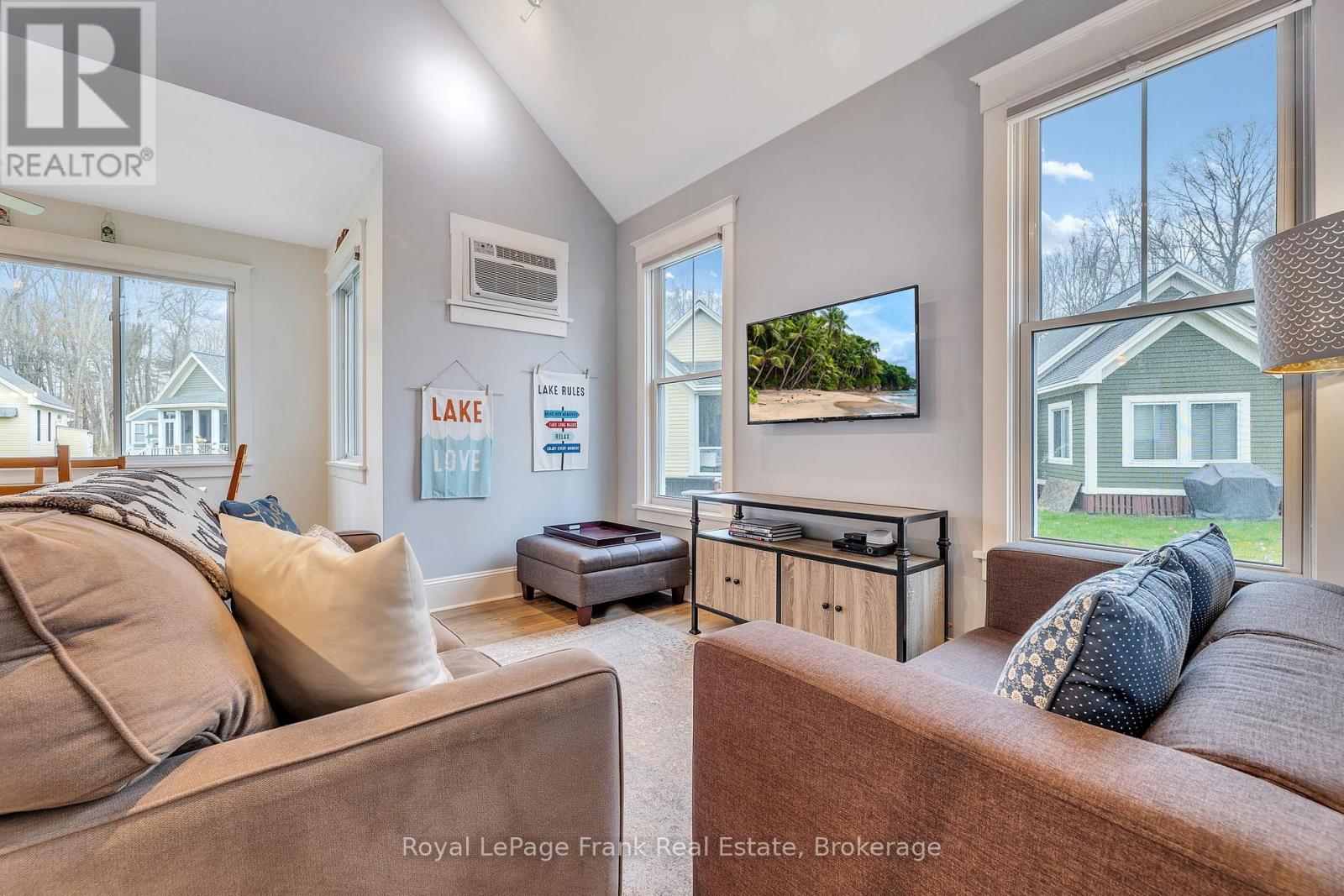 219 - 11 Hollow Lane, Prince Edward County, Ontario  K0K 1P0 - Photo 11 - X12987714