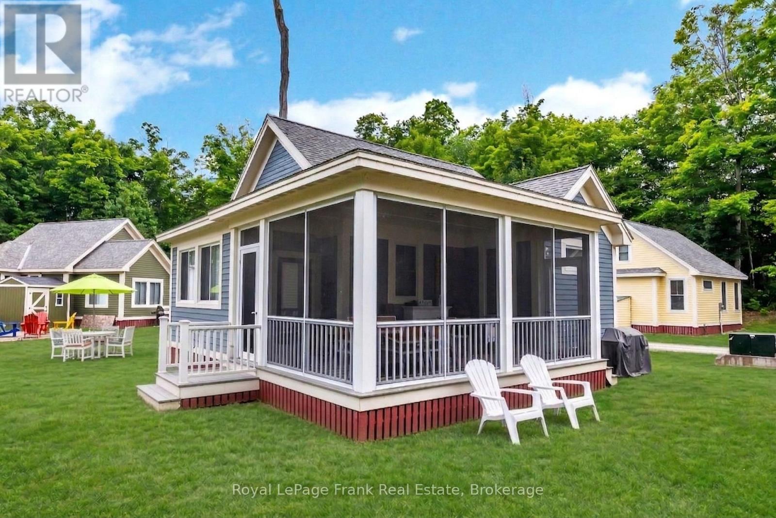 219 - 11 Hollow Lane, Prince Edward County, Ontario  K0K 1P0 - Photo 2 - X12987714