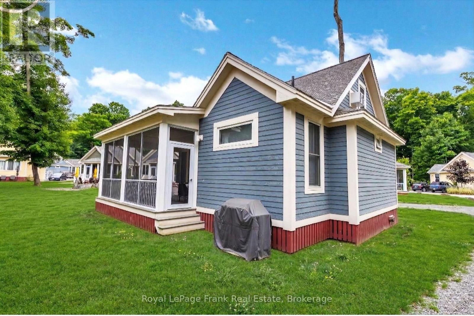 219 - 11 Hollow Lane, Prince Edward County, Ontario  K0K 1P0 - Photo 3 - X12987714