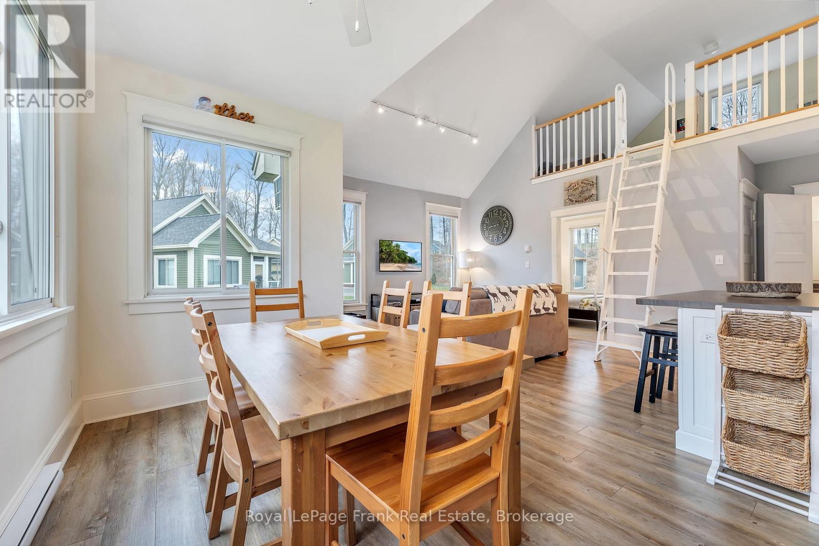 219 - 11 Hollow Lane, Prince Edward County, Ontario  K0K 1P0 - Photo 7 - X12987714