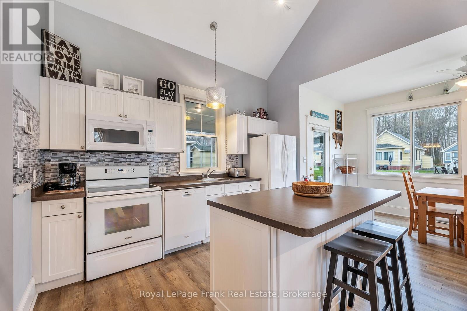 219 - 11 Hollow Lane, Prince Edward County, Ontario  K0K 1P0 - Photo 9 - X12987714