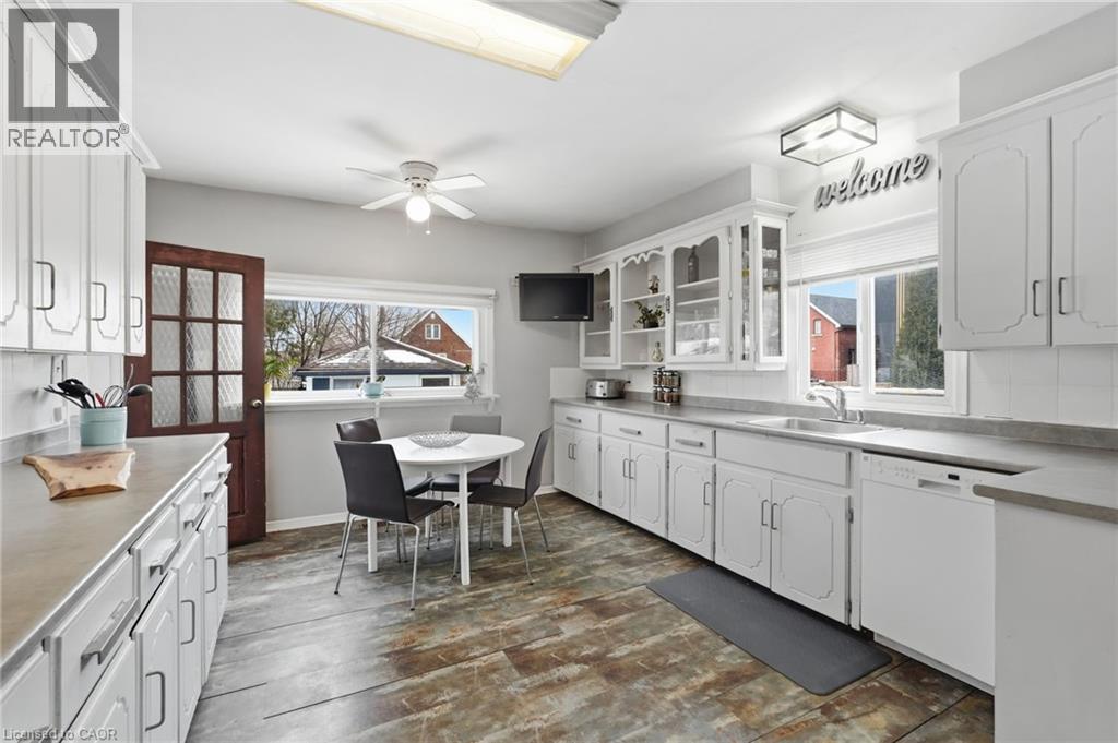 20 East 18th Street, Hamilton, Ontario  L9A 4N7 - Photo 8 - 40807735