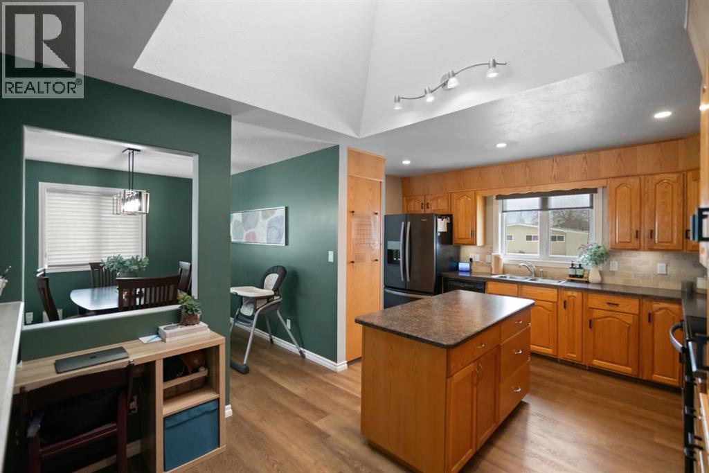 6405 50 Avenue, Camrose, Alberta  T4V 3Z9 - Photo 7 - A2298902