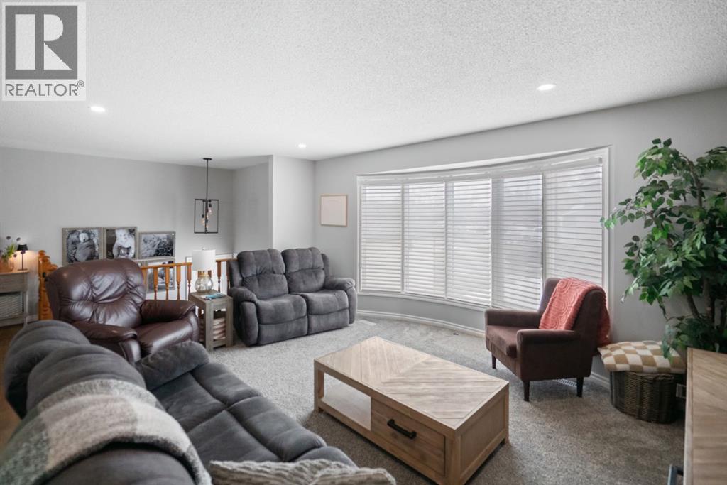 6405 50 Avenue, Camrose, Alberta  T4V 3Z9 - Photo 5 - A2298902