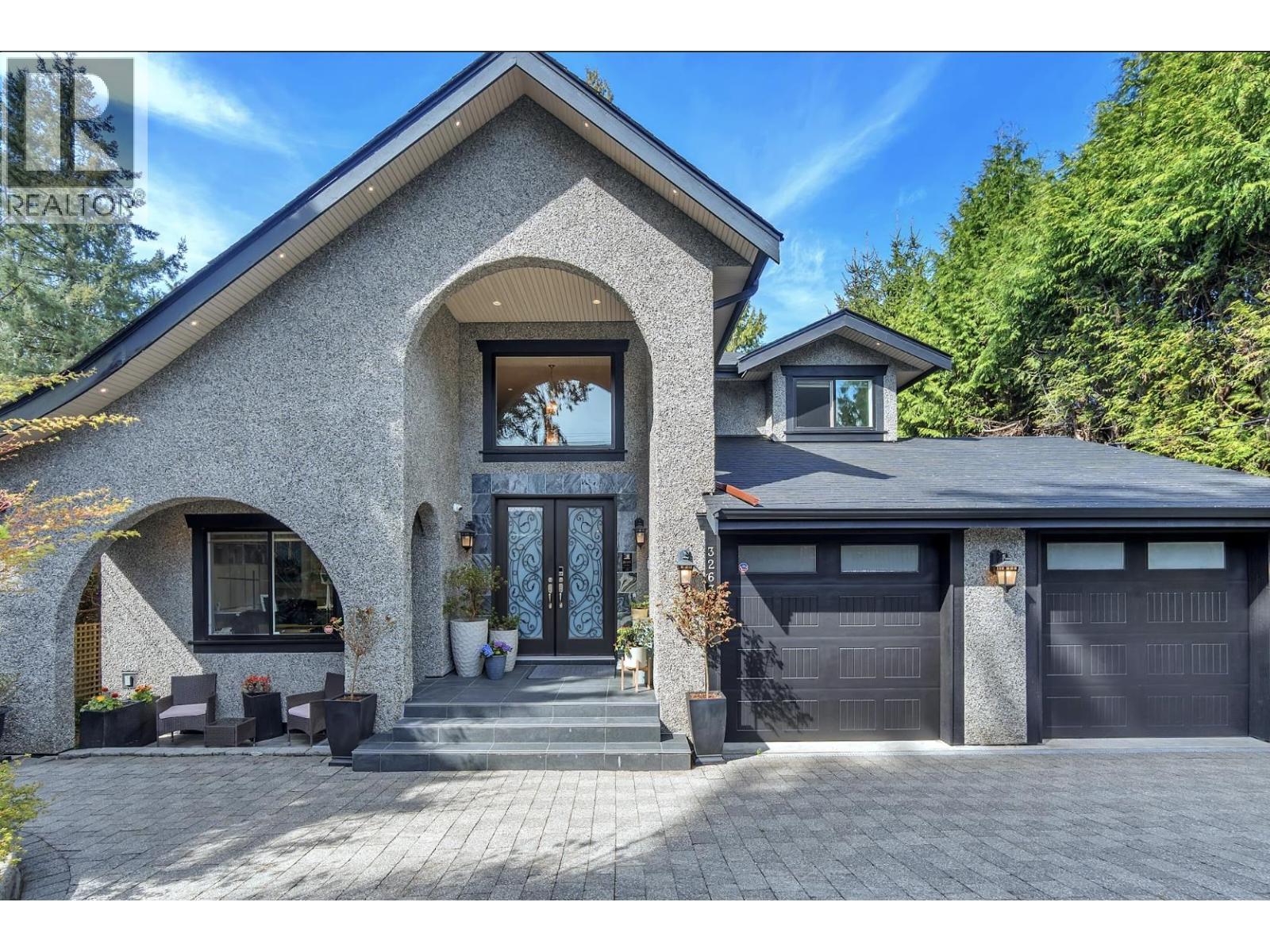 3263 Norwood Avenue, North Vancouver, British Columbia  V7N 3P2 - Photo 2 - R3109910