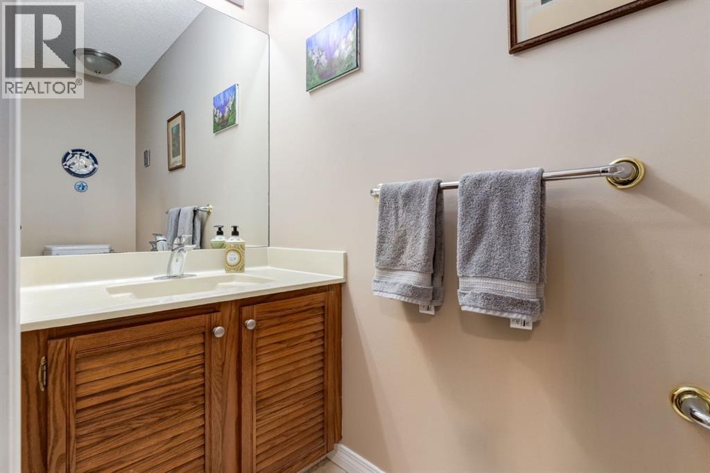 51 Woodacres Crescent Sw, Calgary, Alberta  T2W 4V5 - Photo 22 - A2298947