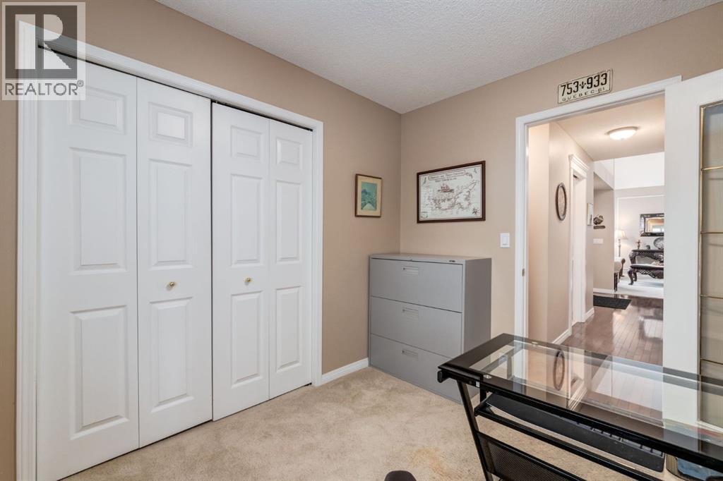 51 Woodacres Crescent Sw, Calgary, Alberta  T2W 4V5 - Photo 26 - A2298947