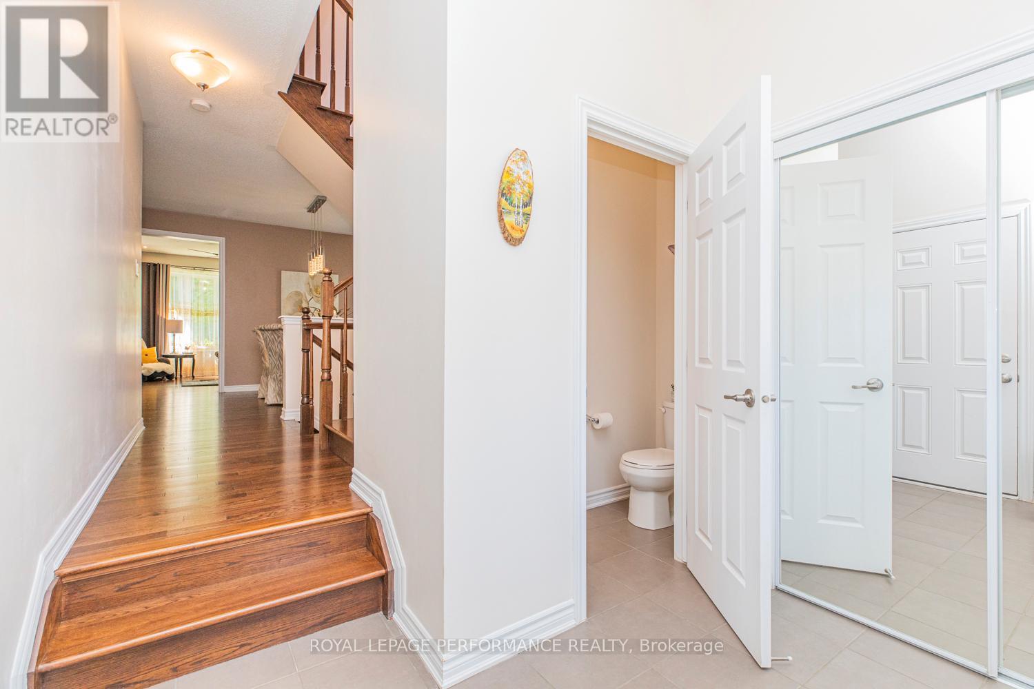 30 Summitview Drive, Ottawa, Ontario  K2M 2V9 - Photo 4 - X12987740