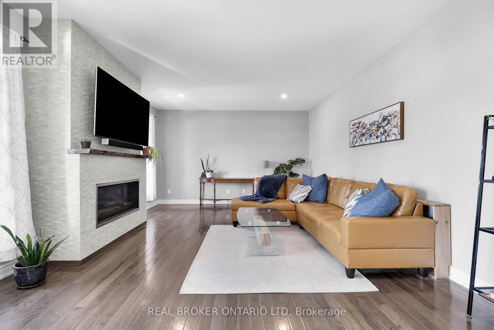 27 Glenwood Street, St. Thomas, Ontario  N5R 0G3 - Photo 13 - X12889270