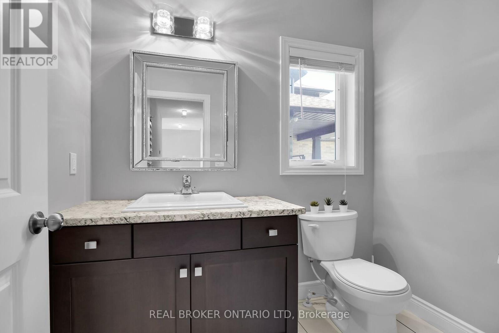 27 Glenwood Street, St. Thomas, Ontario  N5R 0G3 - Photo 17 - X12889270