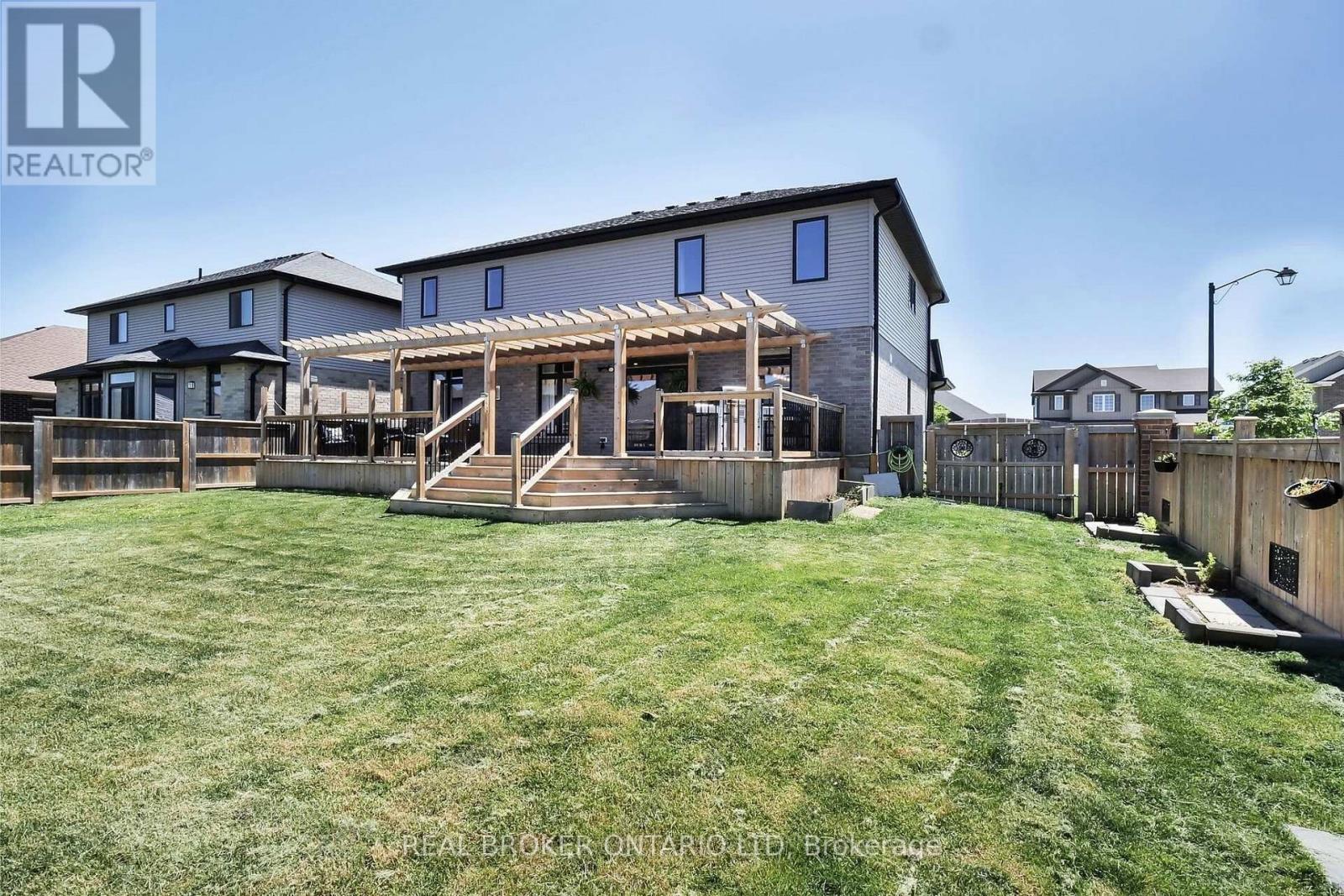 27 Glenwood Street, St. Thomas, Ontario  N5R 0G3 - Photo 43 - X12889270