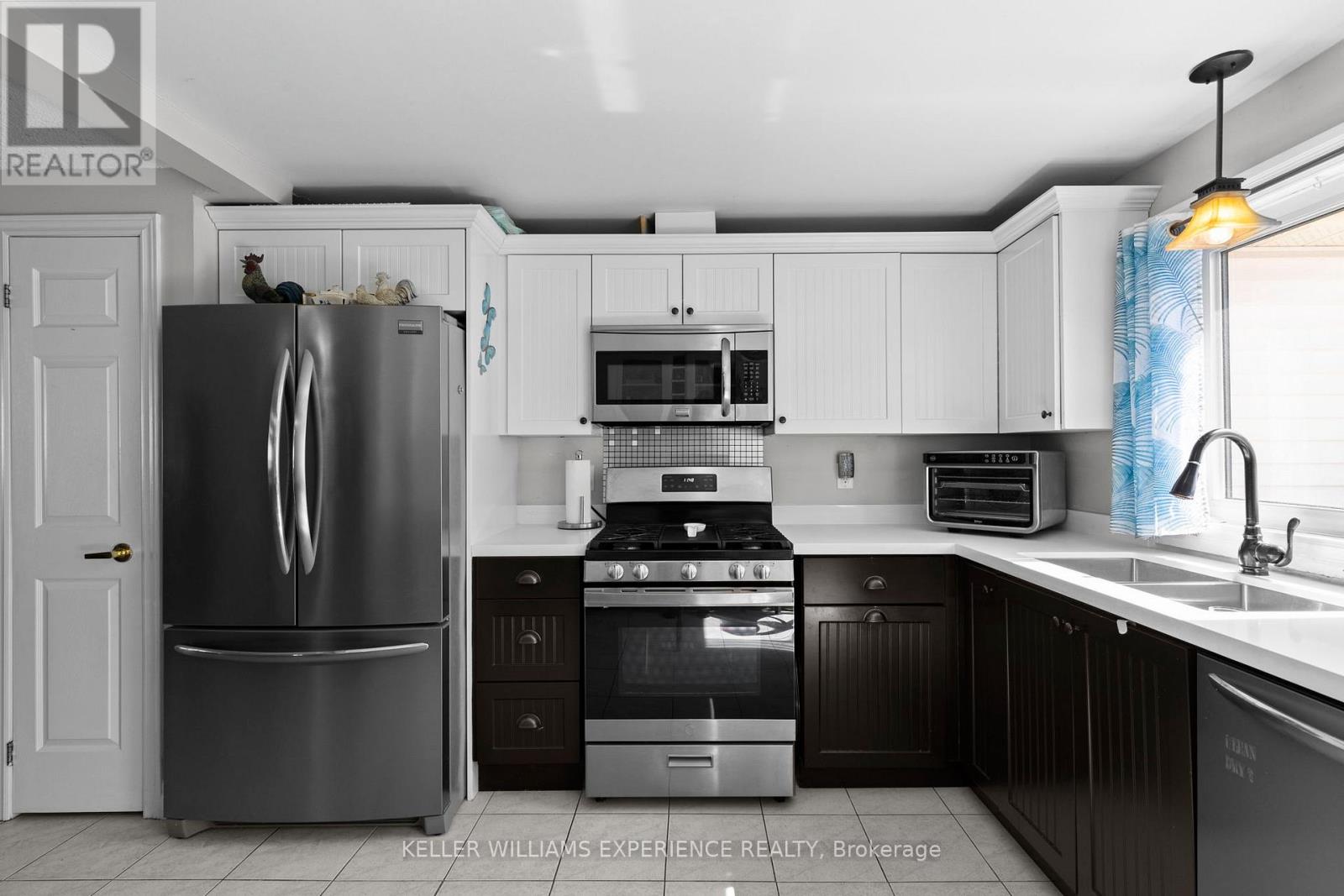 5 Laurie Crescent, Barrie, Ontario  L4M 6C7 - Photo 8 - S12987732