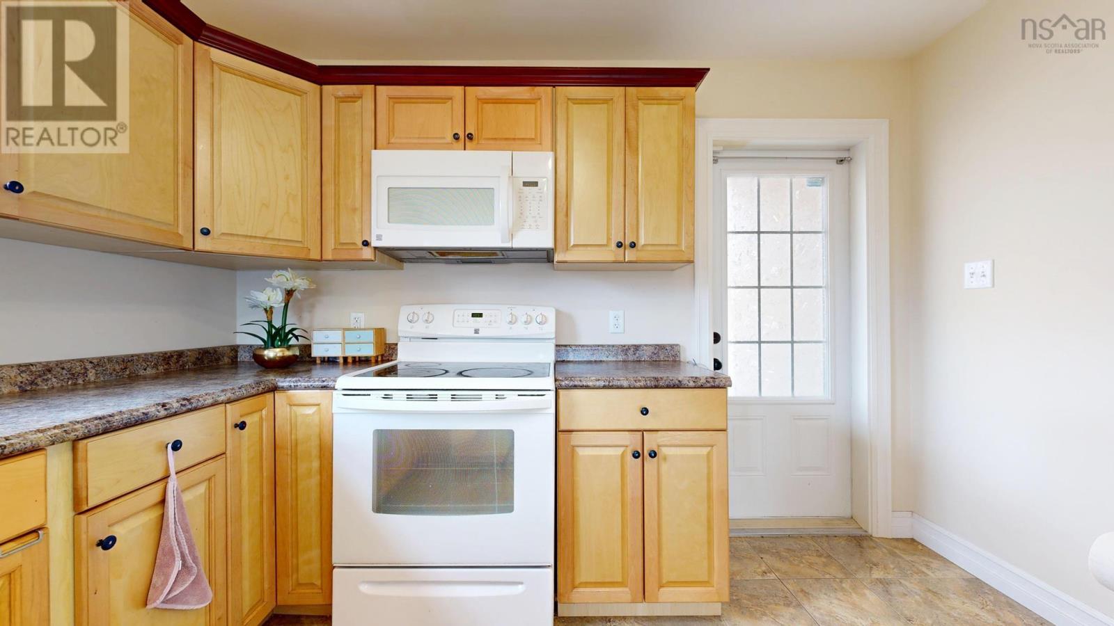 318 Victoria Road, Bridgewater, Nova Scotia  B4V 2P1 - Photo 16 - 202607068