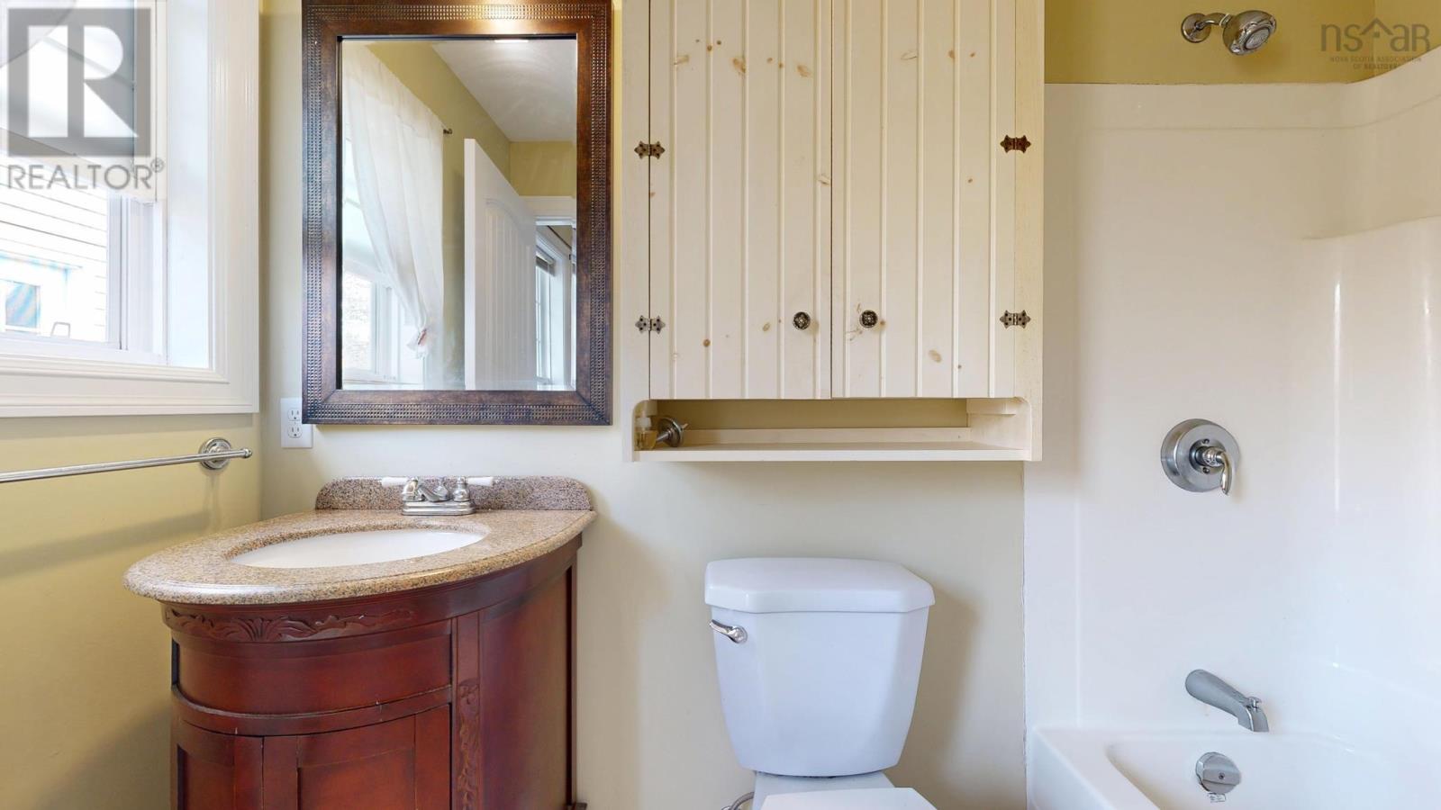 318 Victoria Road, Bridgewater, Nova Scotia  B4V 2P1 - Photo 25 - 202607068