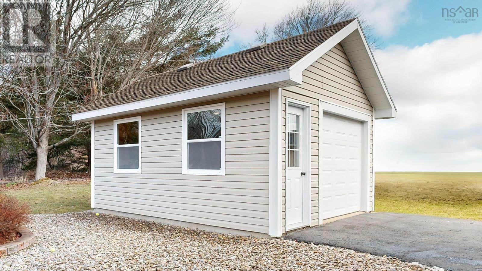 318 Victoria Road, Bridgewater, Nova Scotia  B4V 2P1 - Photo 38 - 202607068