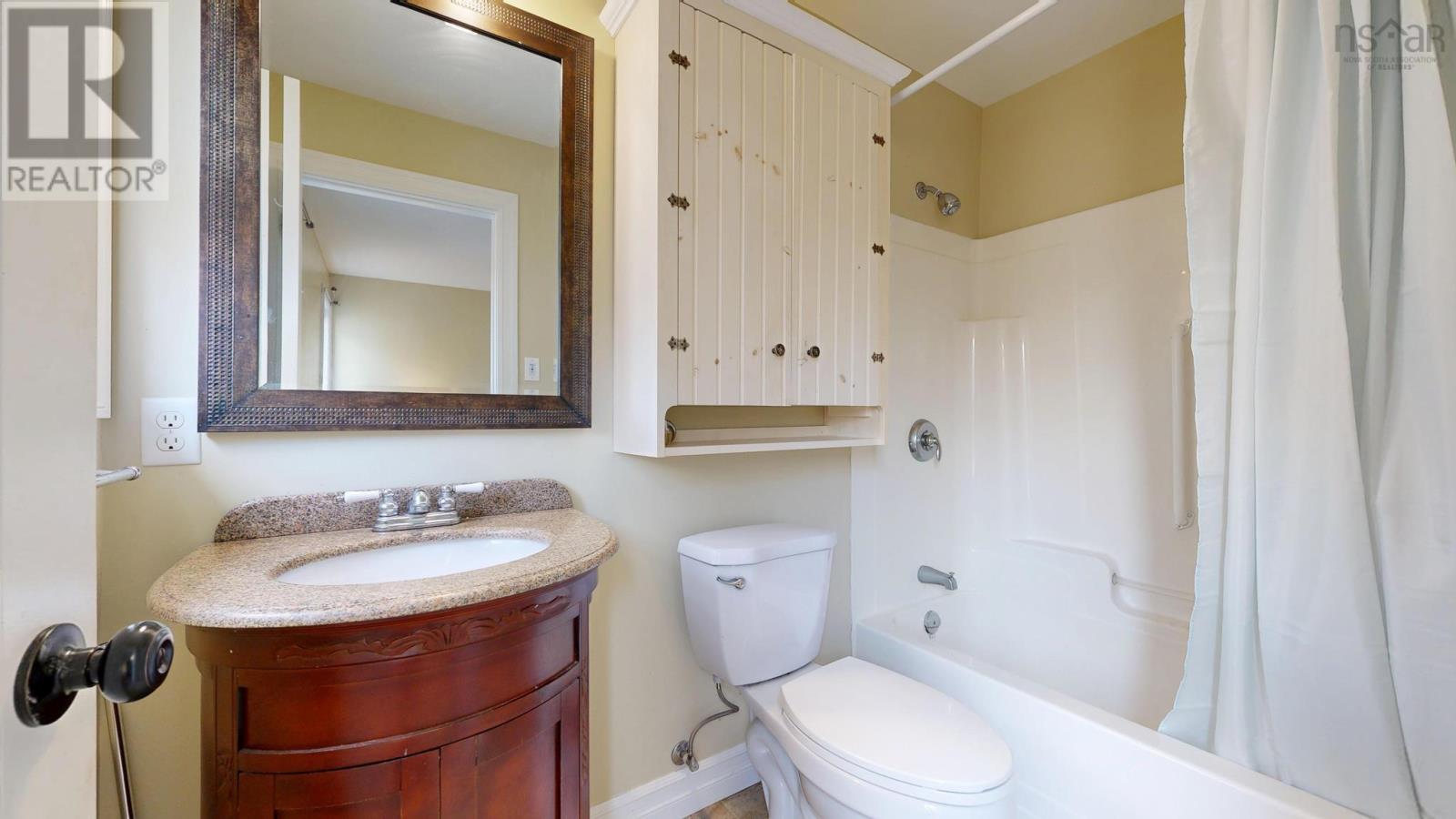 318 Victoria Road, Bridgewater, Nova Scotia  B4V 2P1 - Photo 24 - 202607068