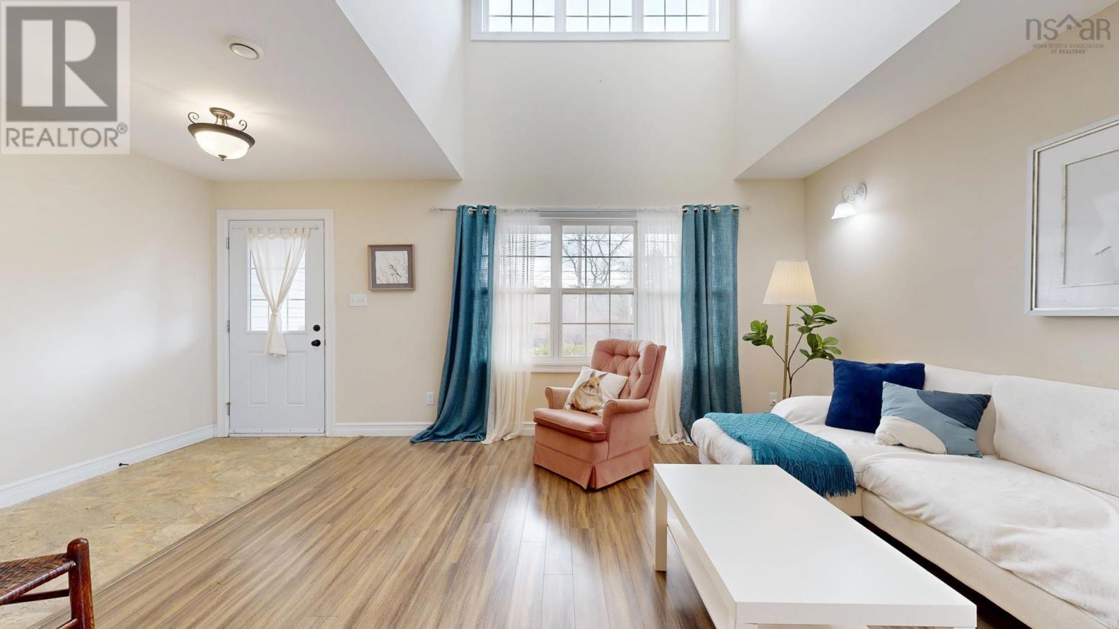 318 Victoria Road, Bridgewater, Nova Scotia  B4V 2P1 - Photo 6 - 202607068