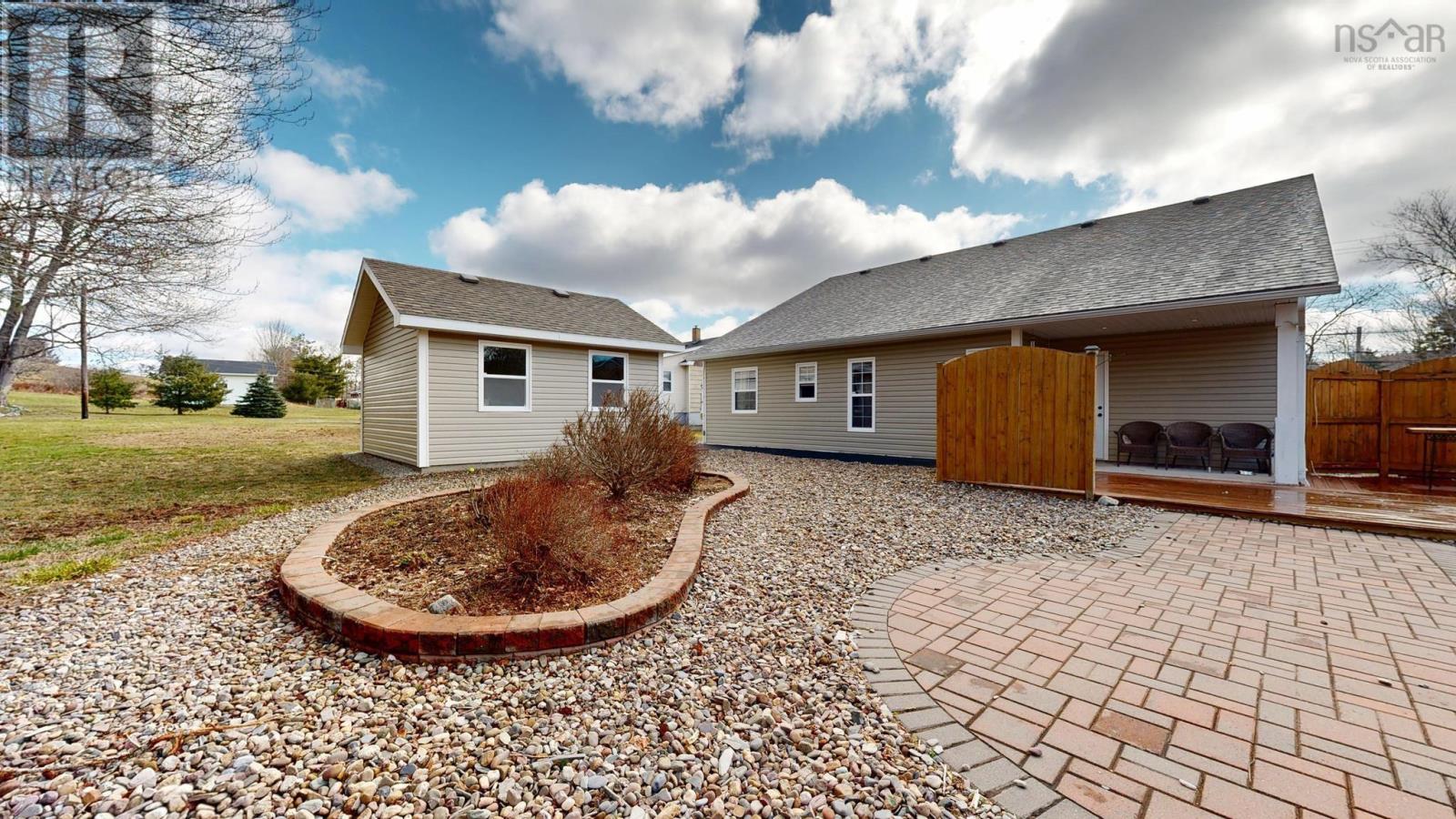 318 Victoria Road, Bridgewater, Nova Scotia  B4V 2P1 - Photo 5 - 202607068