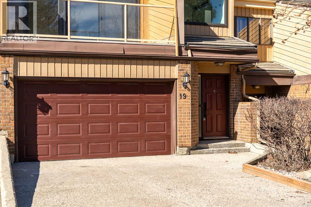 19, 1220 Prominence Way Sw, Calgary, Alberta  T3H 2B4 - Photo 2 - A2296435