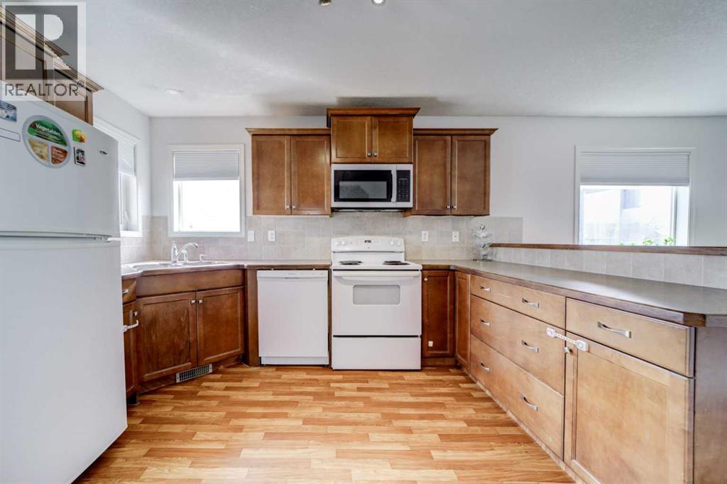 136 Jessie Robinson Close N, Lethbridge, Alberta  T1H 3Y8 - Photo 12 - A2299075