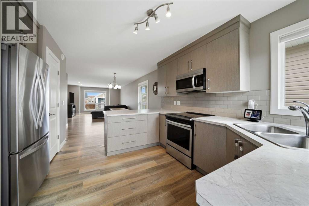 226 Livingston Close, Red Deer, Alberta  T4R 0S8 - Photo 5 - A2300040