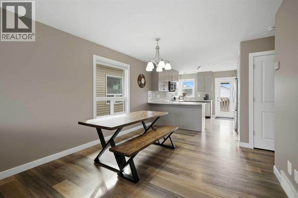 226 Livingston Close, Red Deer, Alberta  T4R 0S8 - Photo 6 - A2300040