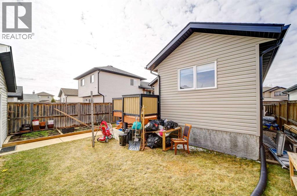 136 Jessie Robinson Close N, Lethbridge, Alberta  T1H 3Y8 - Photo 32 - A2299075