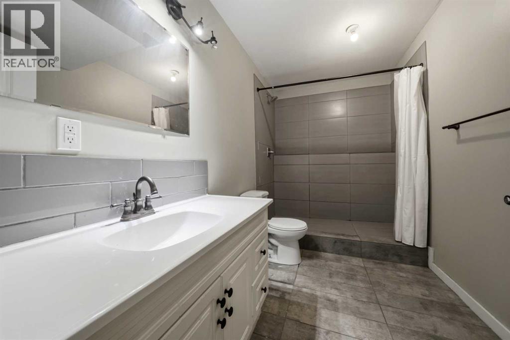 226 Livingston Close, Red Deer, Alberta  T4R 0S8 - Photo 18 - A2300040