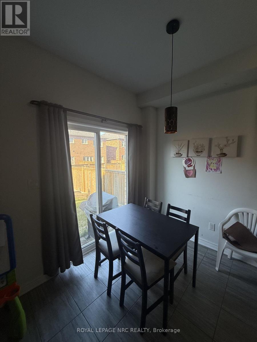 44 Harmony Way, Thorold, Ontario  L2V 0H1 - Photo 5 - X12987758