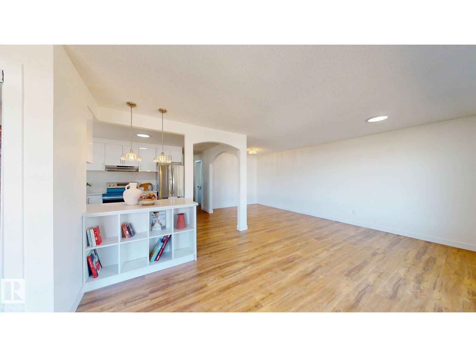 8515 86 Av Nw, Edmonton, Alberta  T6C 1J4 - Photo 3 - E4481929