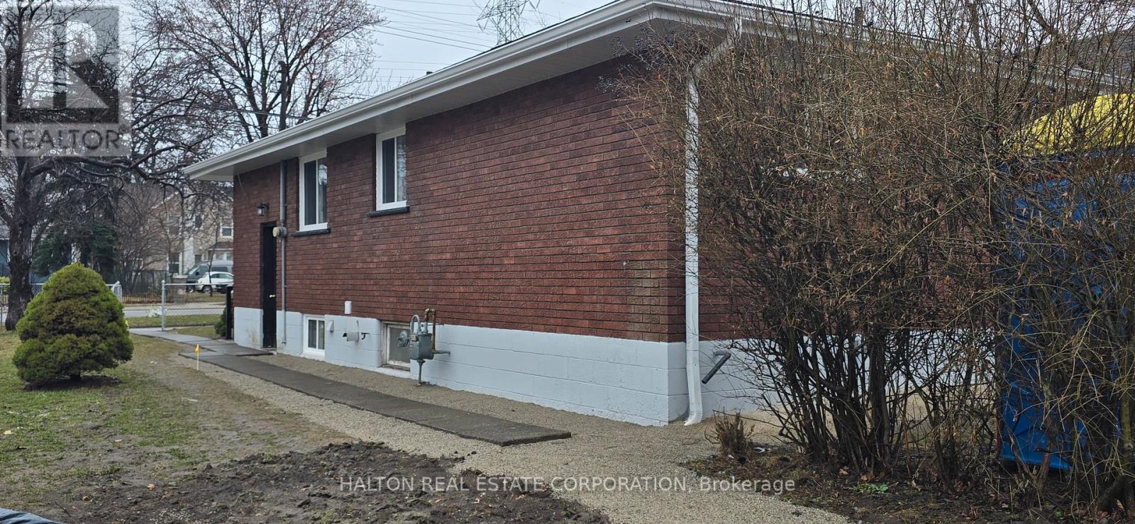 632 Beach Boulevard, Hamilton, Ontario  L8H 6Y1 - Photo 2 - X12987770