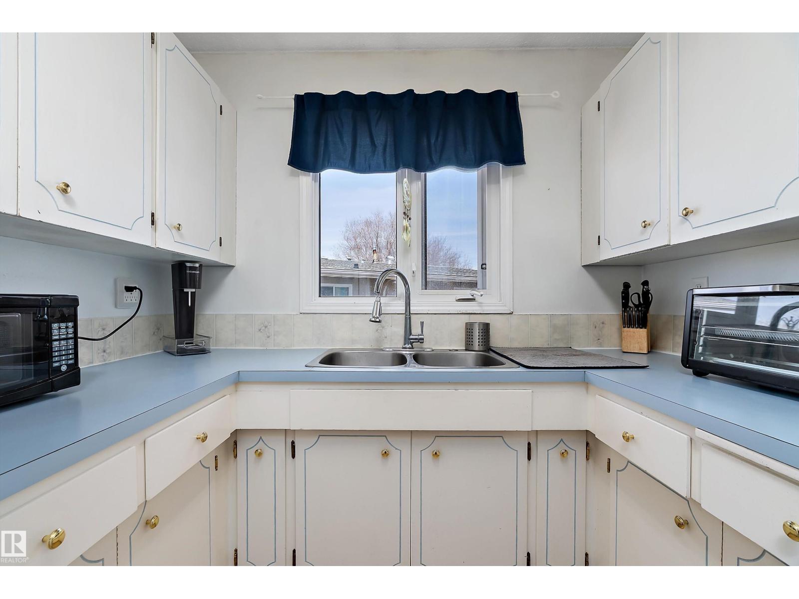 28 Camelot Av, Leduc, Alberta  T9E 4M3 - Photo 8 - E4481930