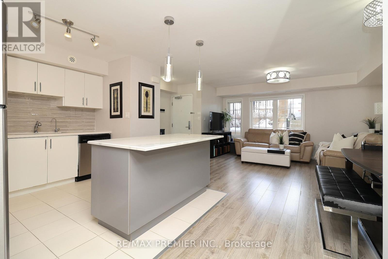 C14 - 26 Bruce Street, Vaughan, Ontario  L4L 0H4 - Photo 12 - N12979330