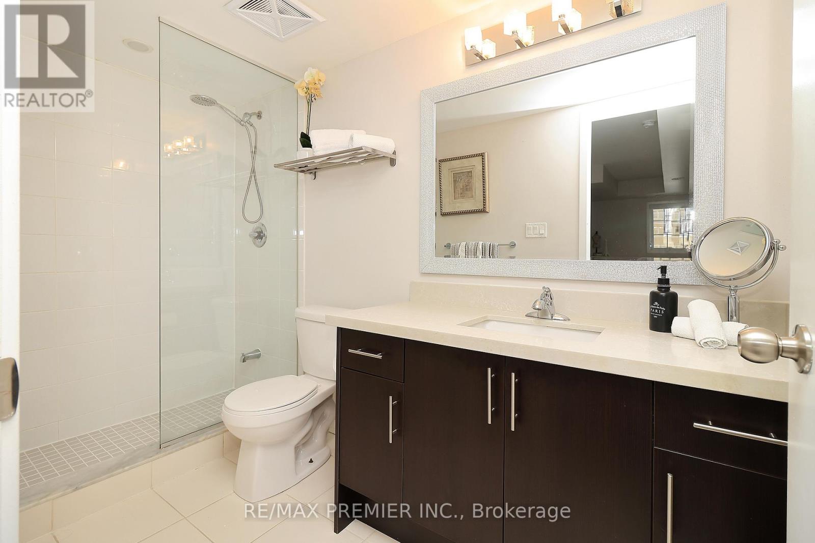 C14 - 26 Bruce Street, Vaughan, Ontario  L4L 0H4 - Photo 22 - N12979330