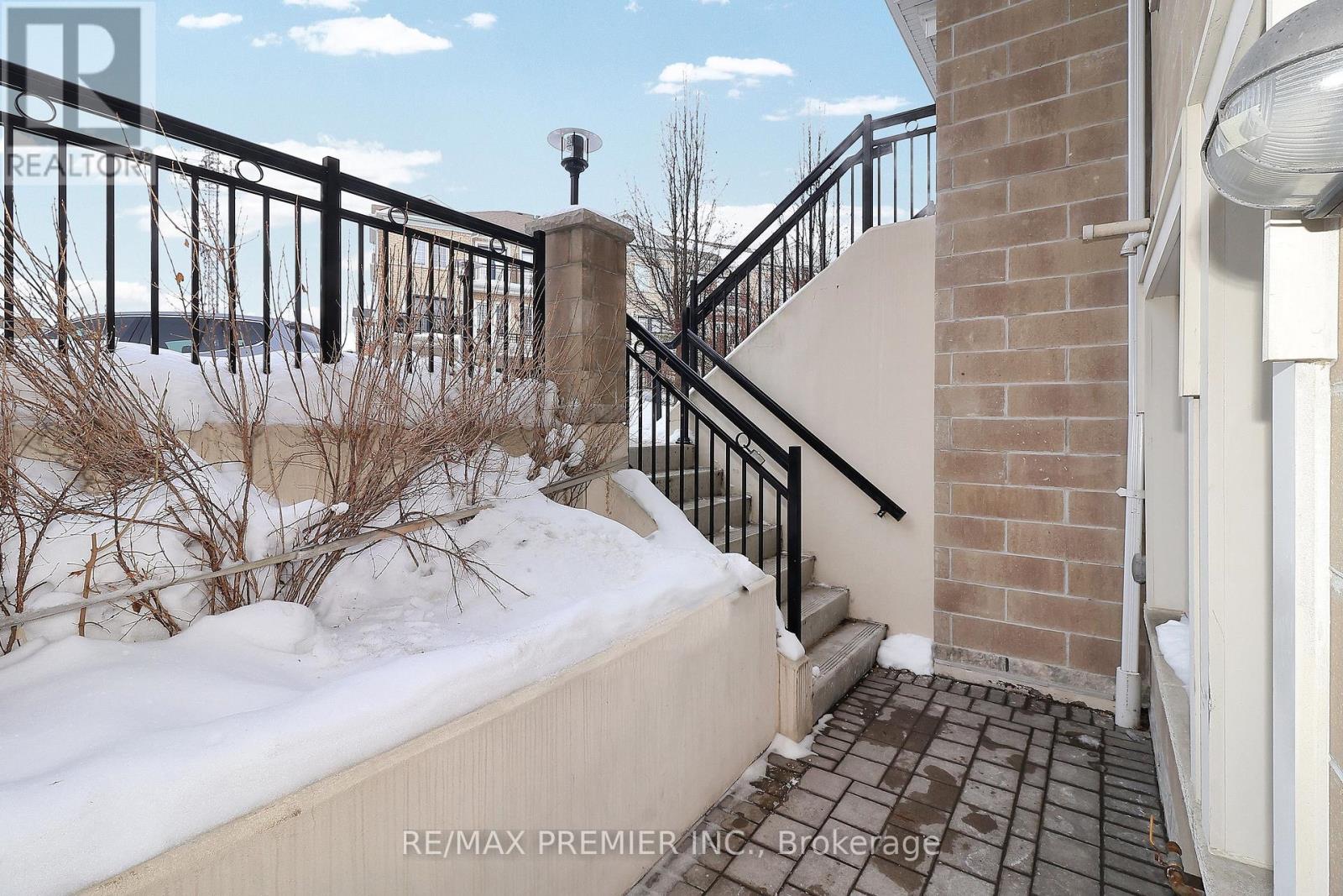 C14 - 26 Bruce Street, Vaughan, Ontario  L4L 0H4 - Photo 2 - N12979330