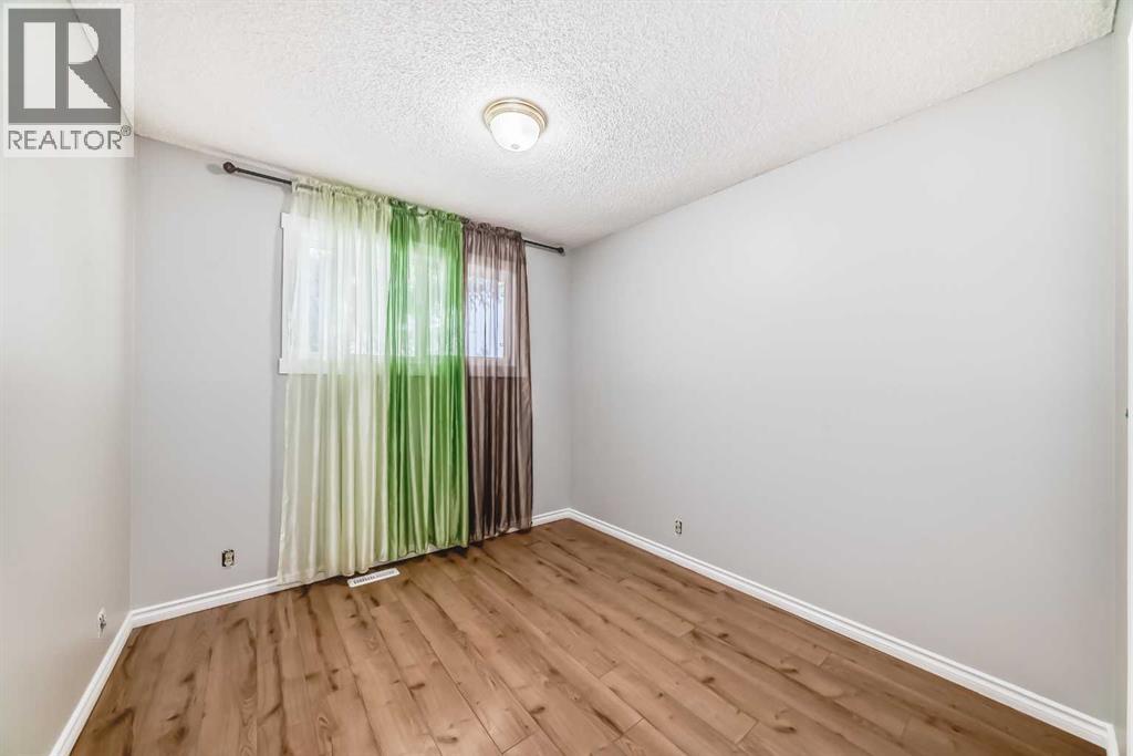 331 Bedford Place Ne, Calgary, Alberta  T3K 2K6 - Photo 17 - A2292781