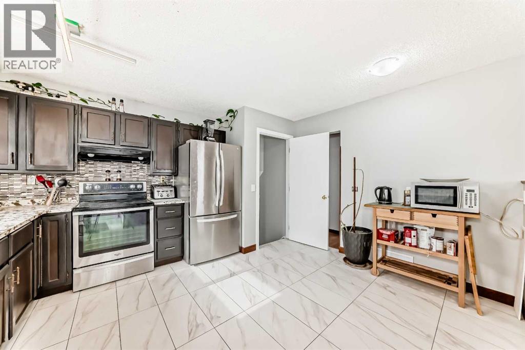 331 Bedford Place Ne, Calgary, Alberta  T3K 2K6 - Photo 10 - A2292781