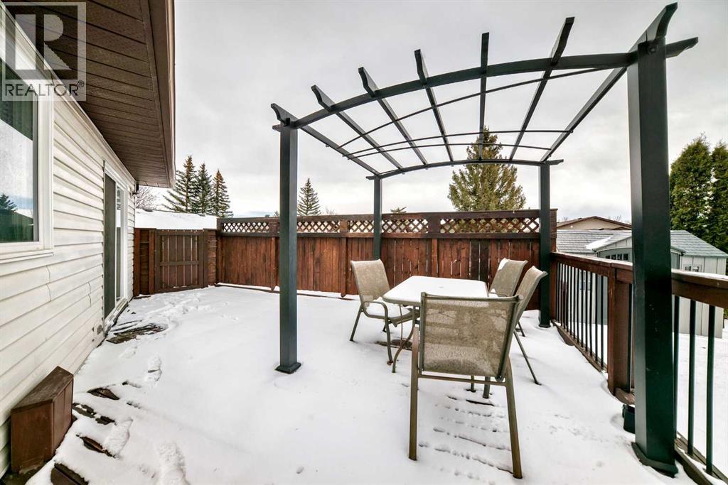 331 Bedford Place Ne, Calgary, Alberta  T3K 2K6 - Photo 33 - A2292781