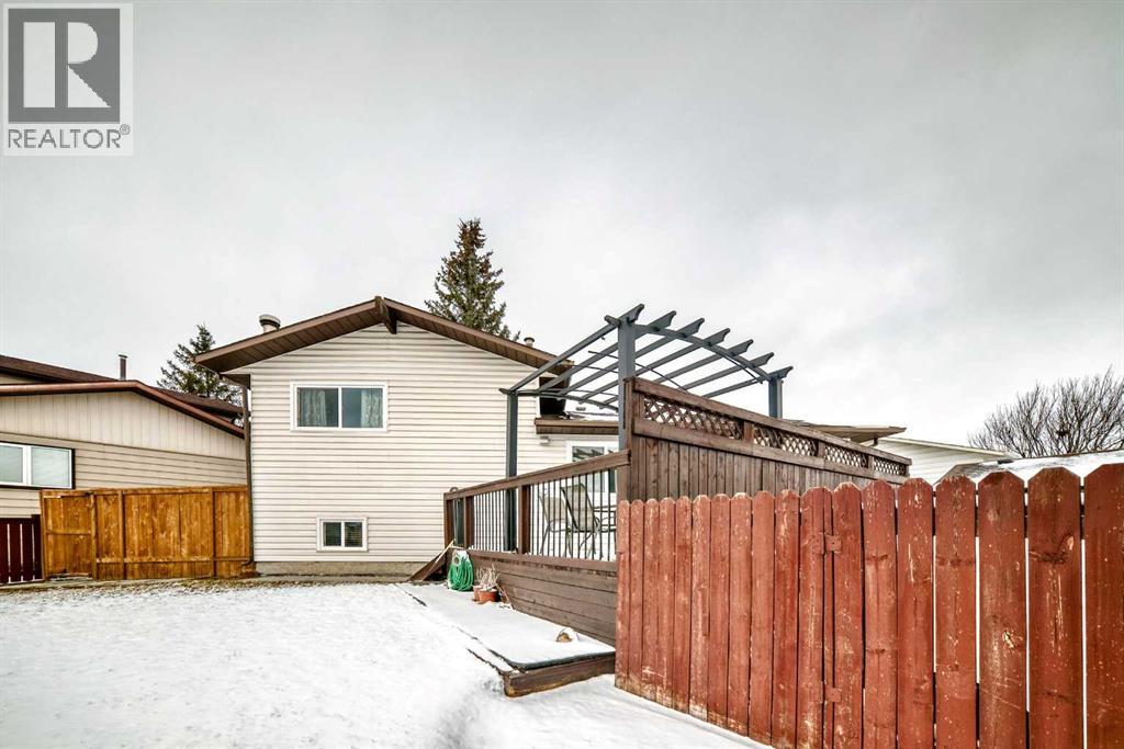 331 Bedford Place Ne, Calgary, Alberta  T3K 2K6 - Photo 35 - A2292781