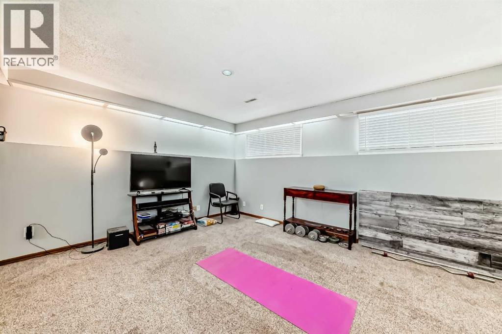 331 Bedford Place Ne, Calgary, Alberta  T3K 2K6 - Photo 22 - A2292781