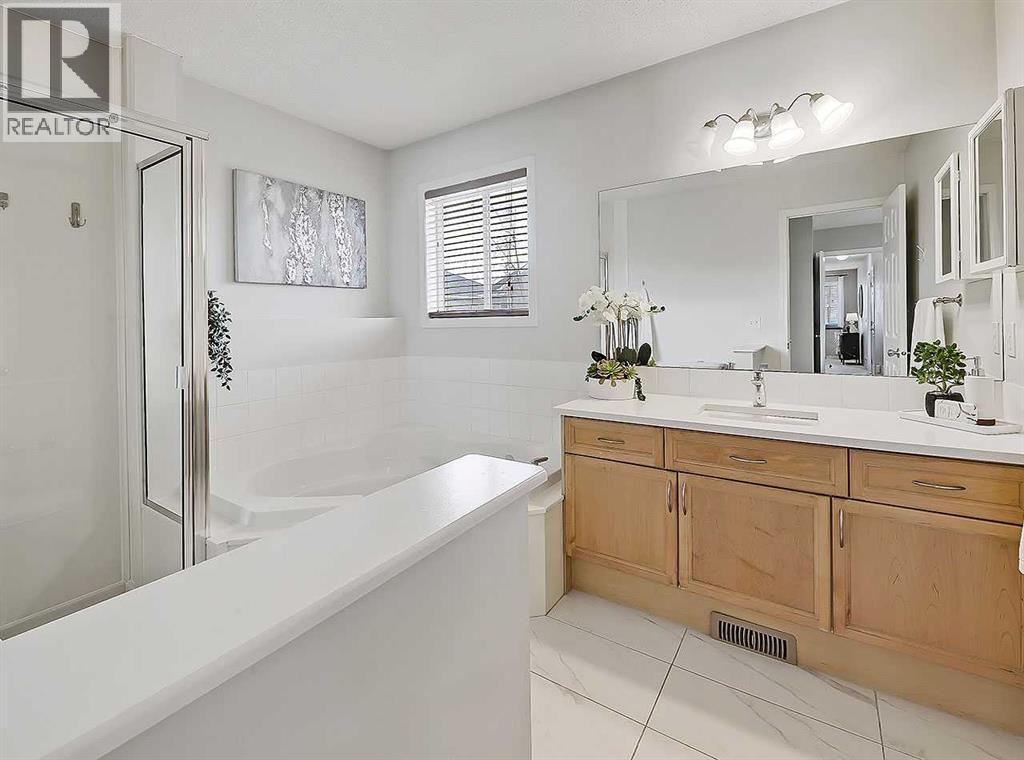 9 Royal Elm Mews NW, Calgary, Alberta  T3G 5P6 - Photo 23 - A2300636