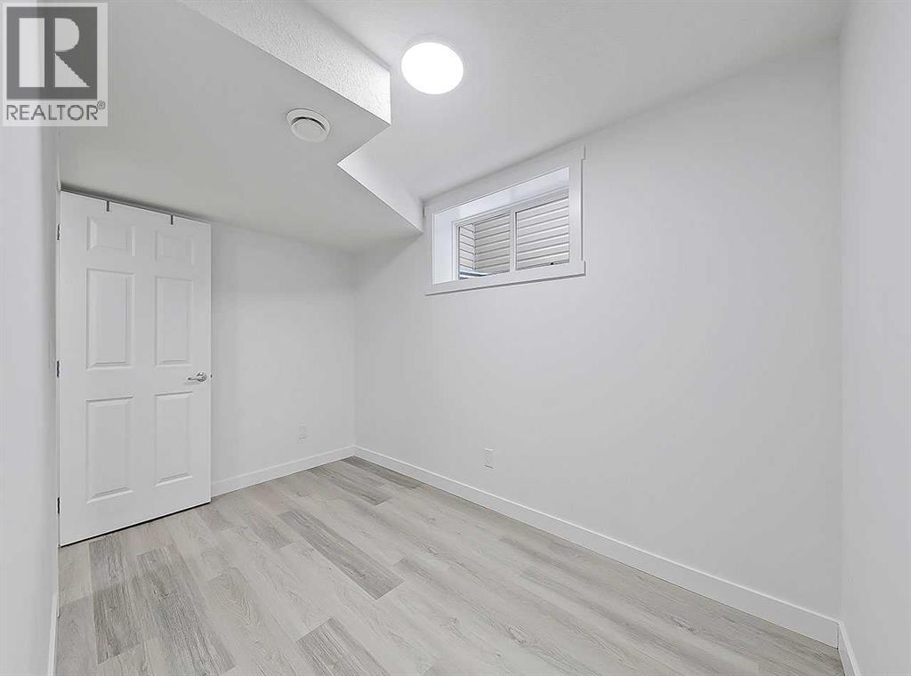 9 Royal Elm Mews NW, Calgary, Alberta  T3G 5P6 - Photo 38 - A2300636