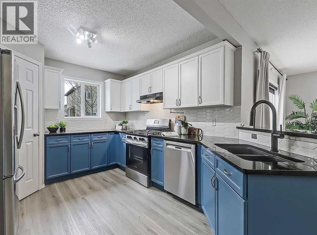 9 Royal Elm Mews NW, Calgary, Alberta  T3G 5P6 - Photo 9 - A2300636