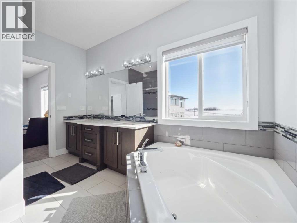 126 Cambridge Park Way, Rural Rocky View County, Alberta  T1Z 0A2 - Photo 32 - A2300594